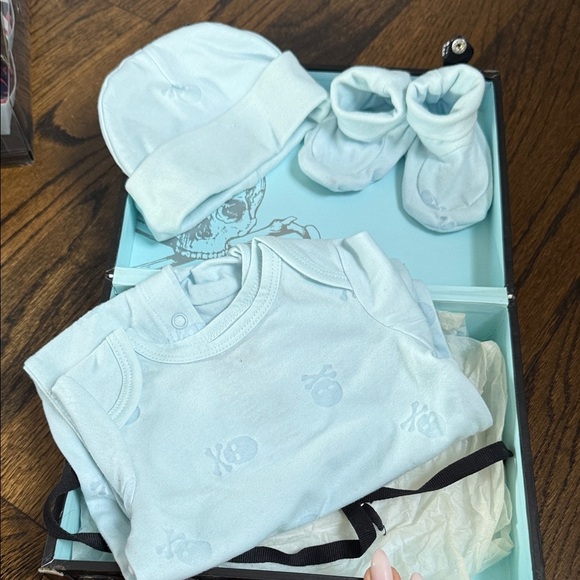 Juicy Couture Other - NIB Juicy Couture 3 Piece Set - Coveralls/Hat/Booties Gift Set